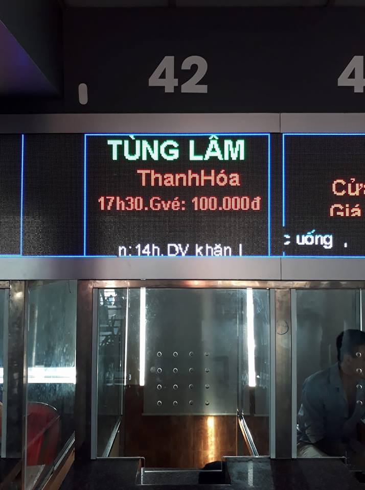 cua ban ve nha xe tung lam